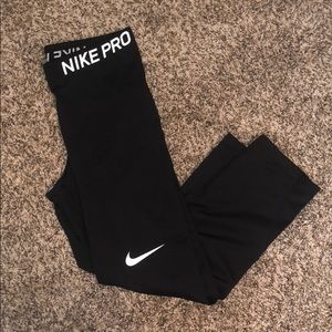 Nike pro black cropped leggings NWOT